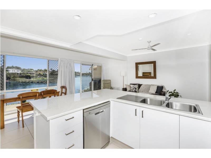 6/1 Kallista Close, Robina QLD 4226