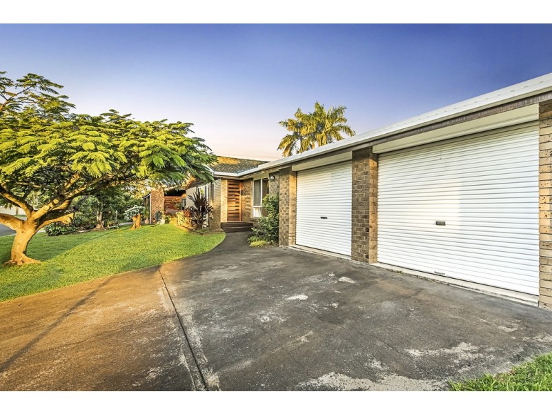 6 Whitian Drive, Carrara QLD 4211