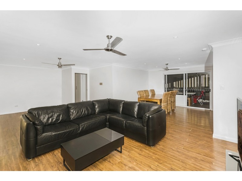 6 Whitian Drive, Carrara QLD 4211