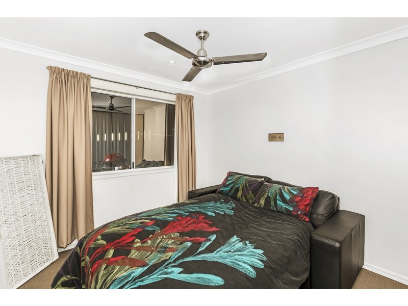 6 Whitian Drive, Carrara QLD 4211