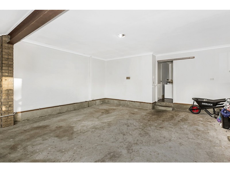 6 Whitian Drive, Carrara QLD 4211