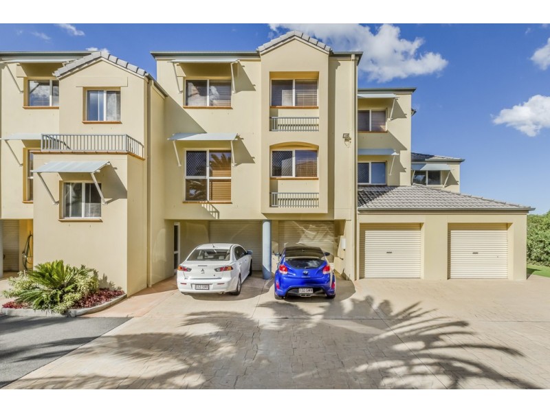 33/82-86 Limetree Parade, Runaway Bay QLD 4216