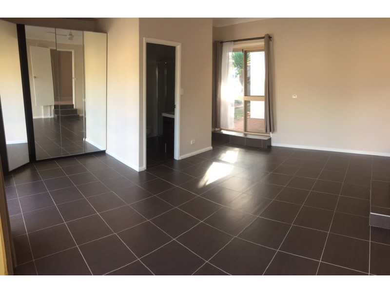 4 St John Court, Robina QLD 4226