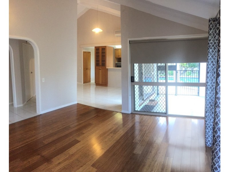 4 St John Court, Robina QLD 4226