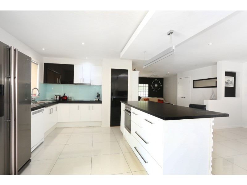 23 Rangeview Court, Burleigh Waters QLD 4220