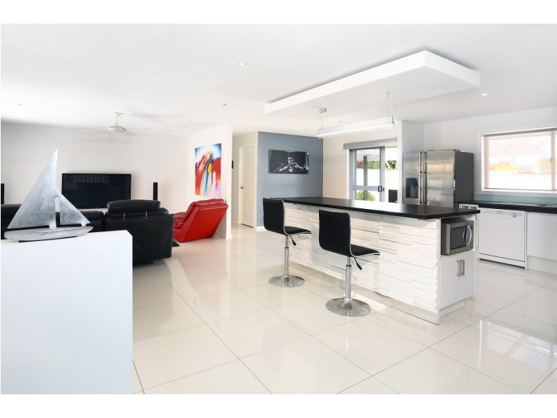 23 Rangeview Court, Burleigh Waters QLD 4220