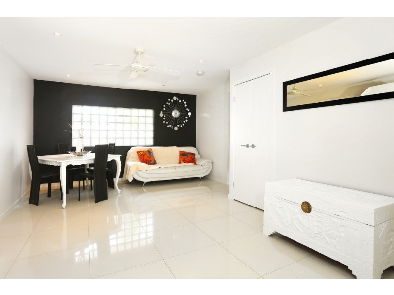 23 Rangeview Court, Burleigh Waters QLD 4220