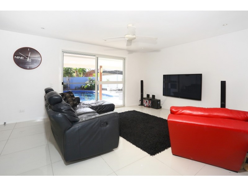23 Rangeview Court, Burleigh Waters QLD 4220