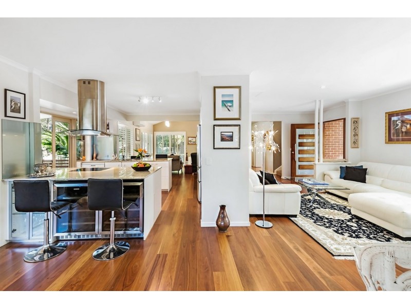 111 Glen Eagles Drive, Robina QLD 4226