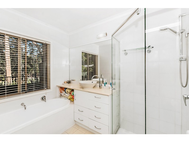 111 Glen Eagles Drive, Robina QLD 4226