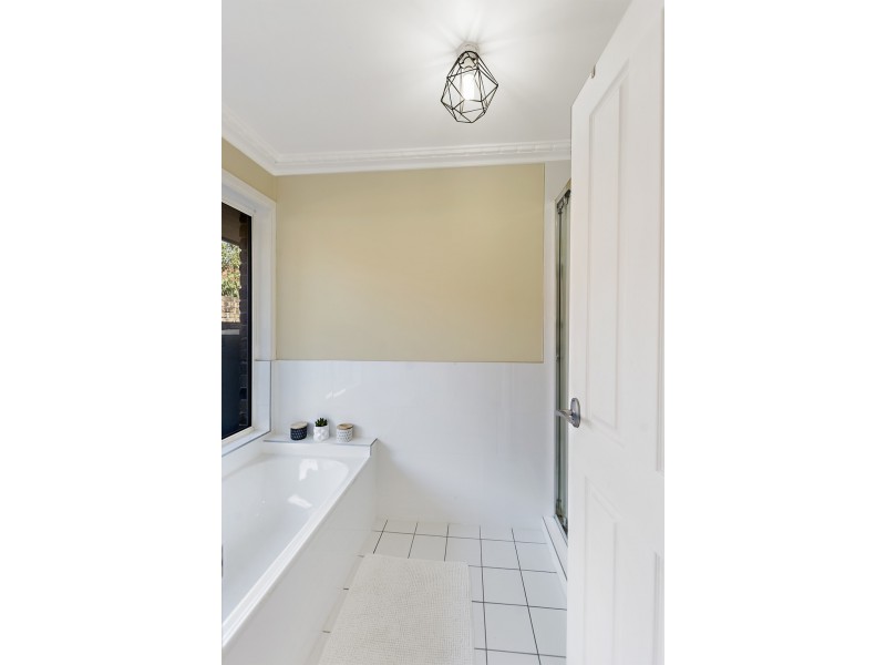 7 Gary Court, Carrara QLD 4211