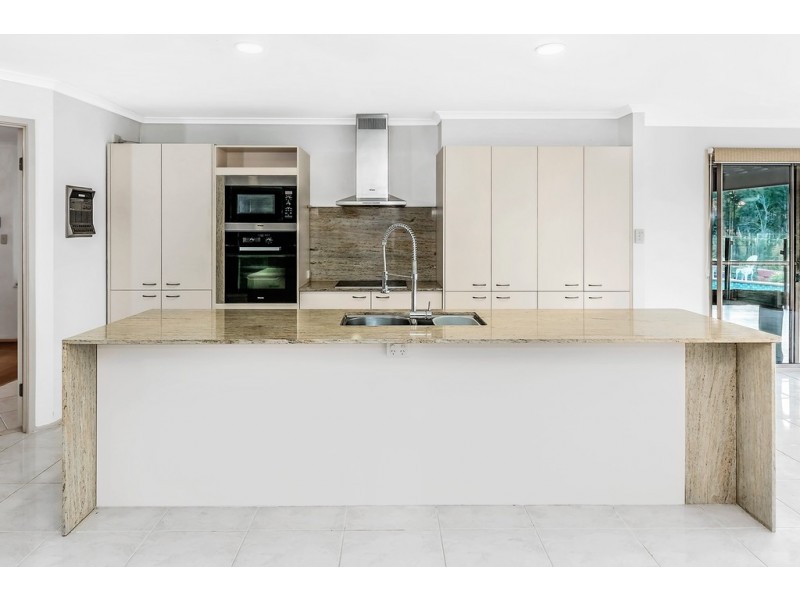 11 Vaucluse Place, Robina QLD 4226