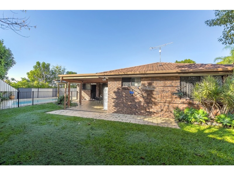6 Muston Court, Carrara QLD 4211