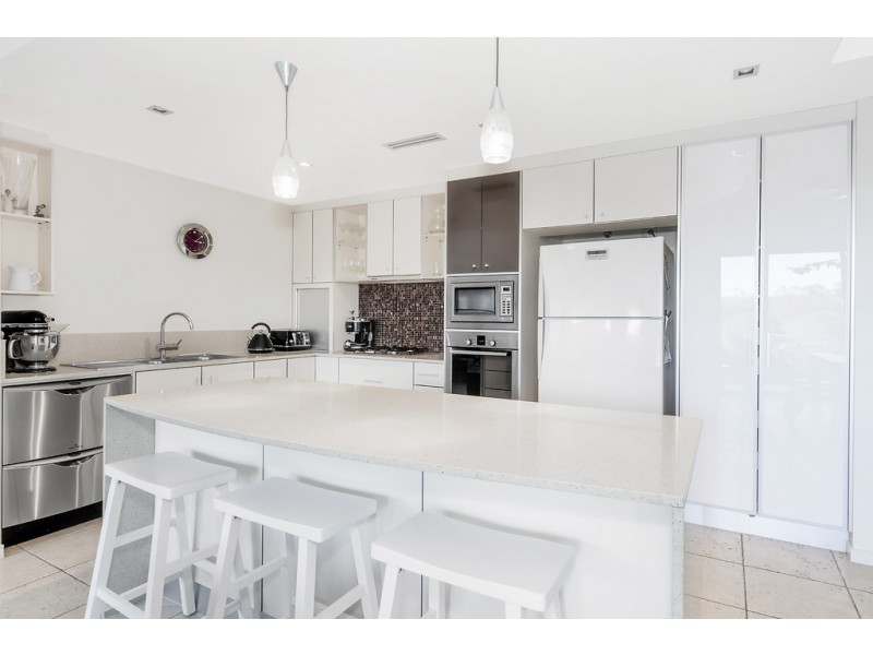 3067 Quay South Drive, Carrara QLD 4211