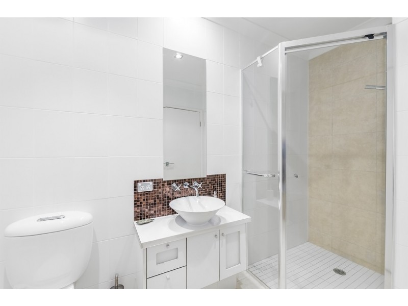 3067 Quay South Drive, Carrara QLD 4211