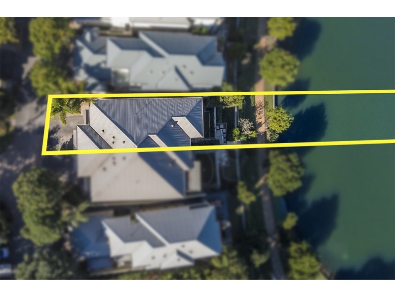 3067 Quay South Drive, Carrara QLD 4211