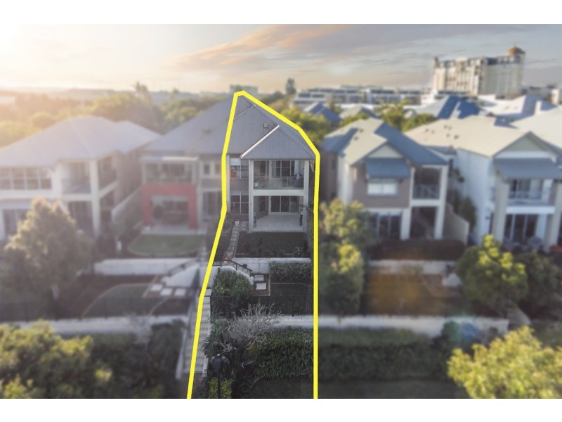 3067 Quay South Drive, Carrara QLD 4211