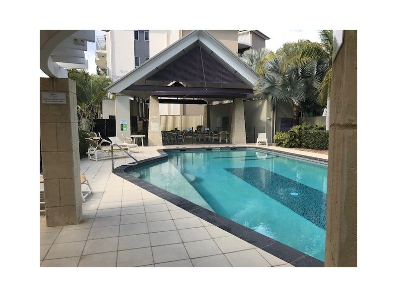 3067 Quay South Drive, Carrara QLD 4211