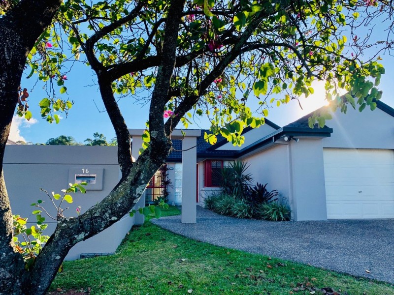16 Oasis Crescent, Elanora QLD 4221