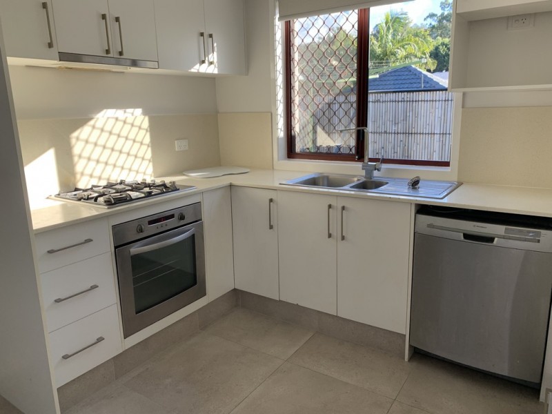 16 Oasis Crescent, Elanora QLD 4221
