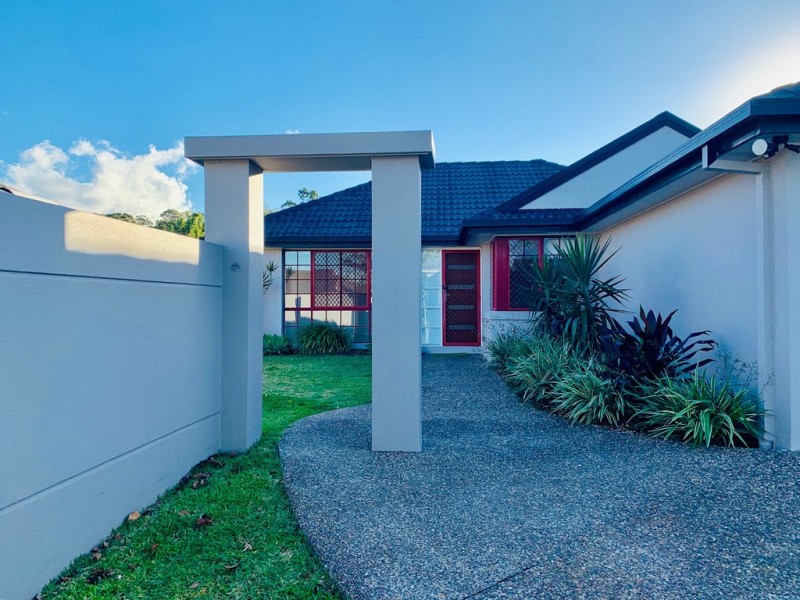 16 Oasis Crescent, Elanora QLD 4221