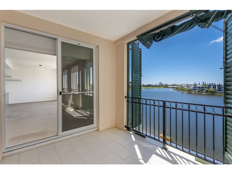 3247/3030 The Boulevard, Carrara QLD 4211