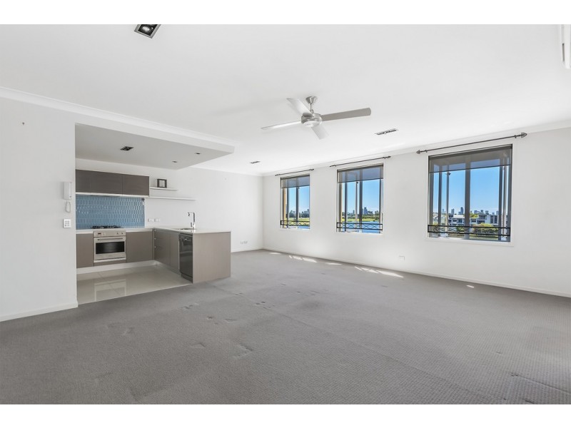 3247/3030 The Boulevard, Carrara QLD 4211
