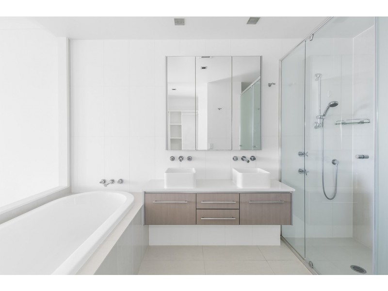 3247/3030 The Boulevard, Carrara QLD 4211