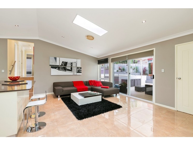 17 Foxhill Court, Carrara QLD 4211