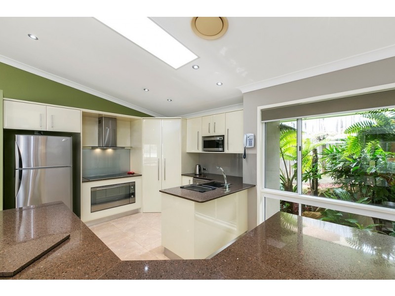 17 Foxhill Court, Carrara QLD 4211