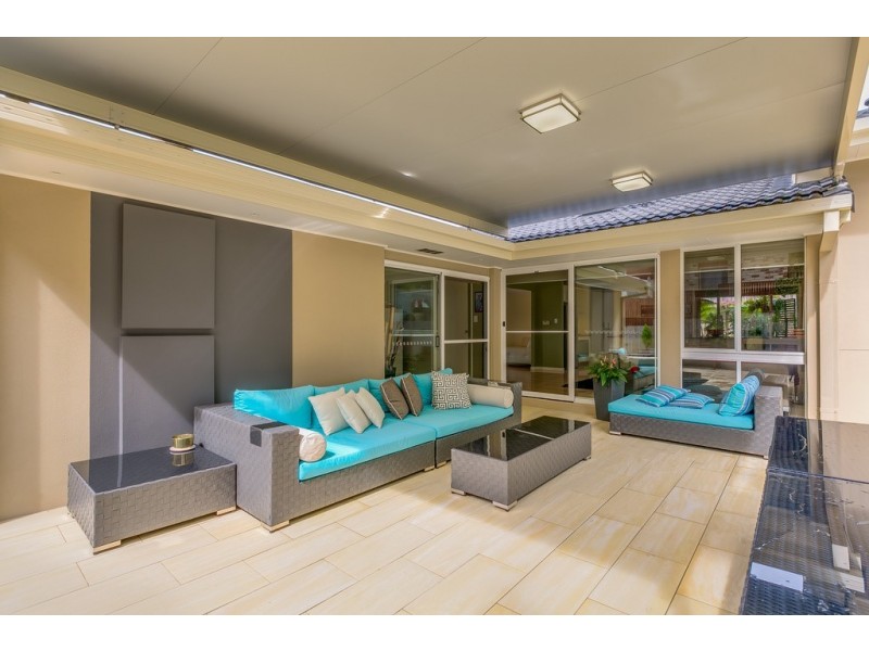 17 Foxhill Court, Carrara QLD 4211