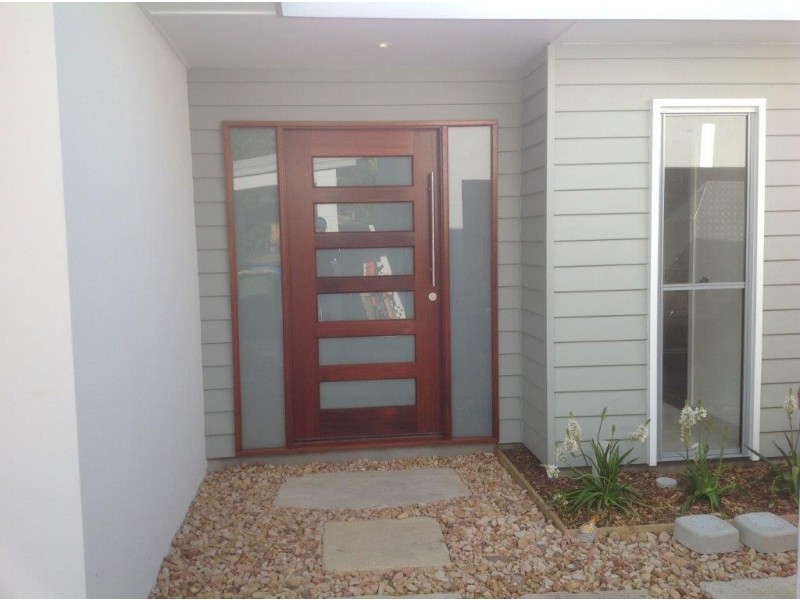 16 Vatakoula Parade, Mermaid Waters QLD 4218