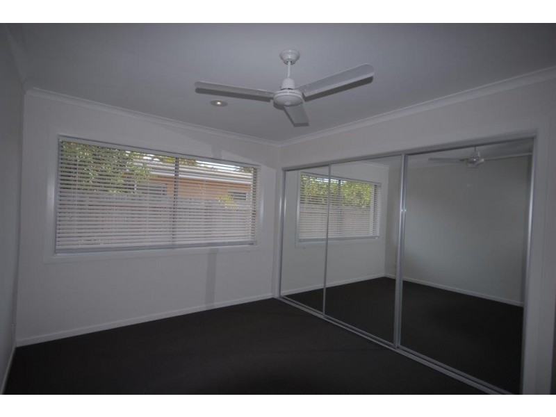 16 Vatakoula Parade, Mermaid Waters QLD 4218