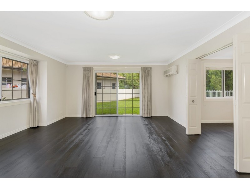 4 Meadowlake Drive, Carrara QLD 4211