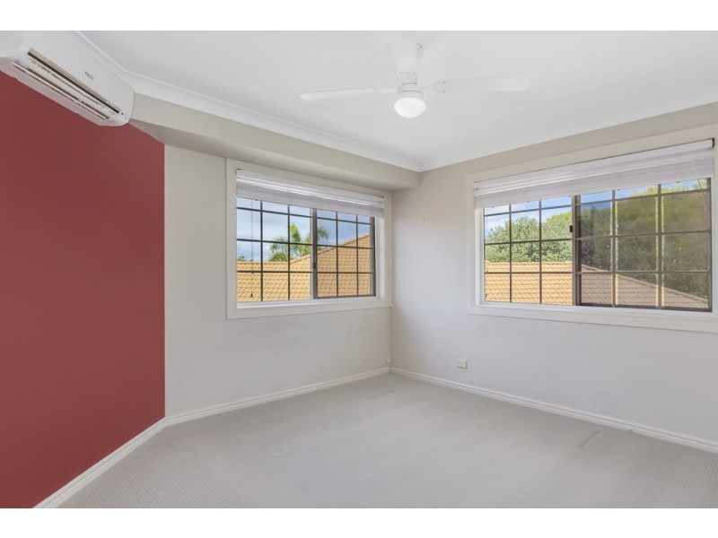 4 Meadowlake Drive, Carrara QLD 4211
