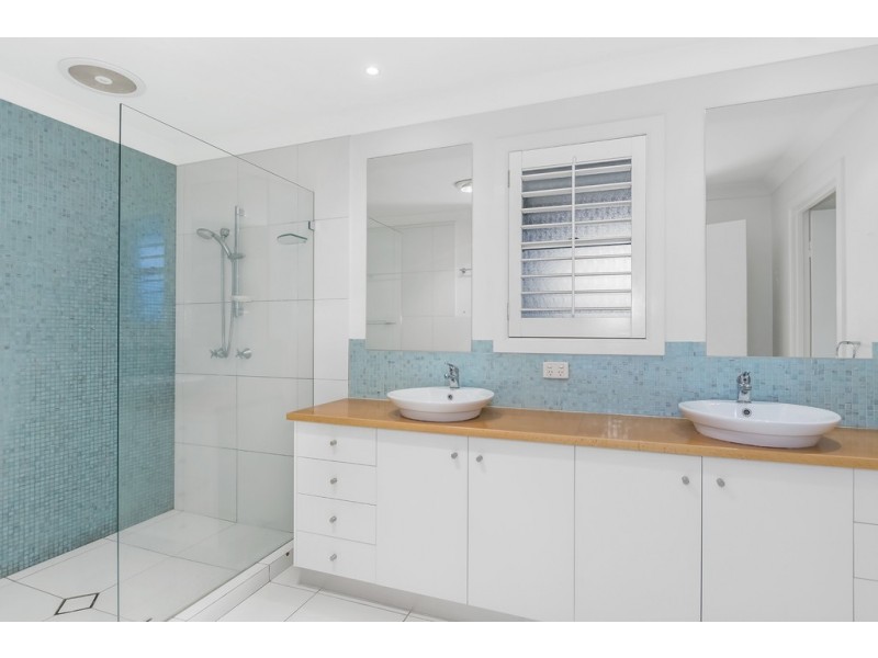 10 Banff Court, Robina QLD 4226