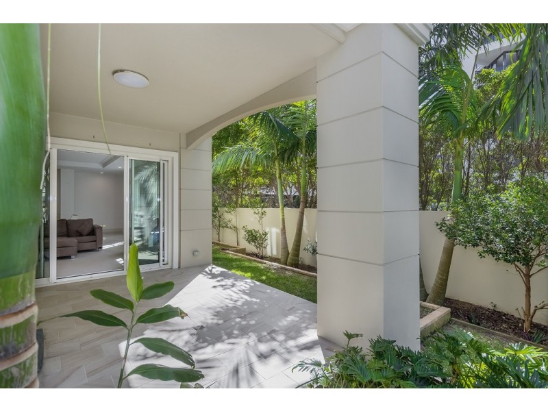 4/42-44 Brighton Parade, Southport QLD 4215