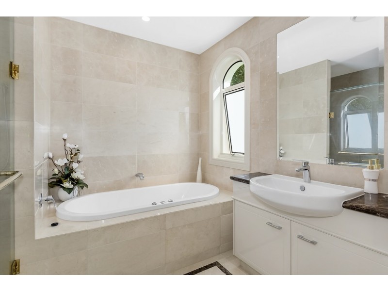 4/42-44 Brighton Parade, Southport QLD 4215