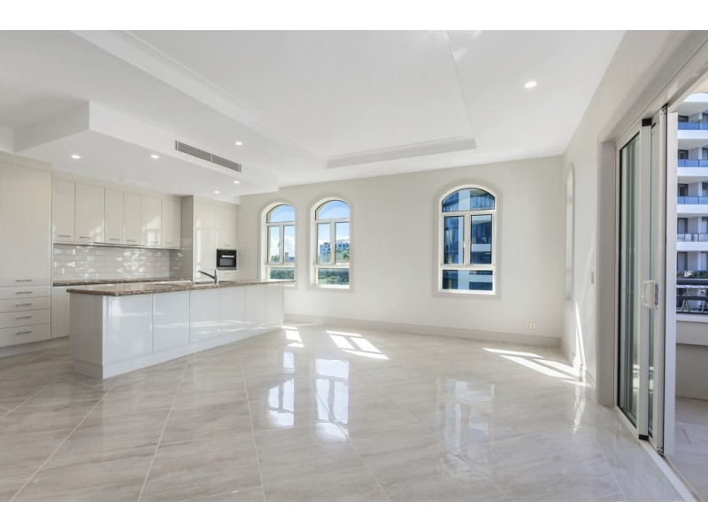 24/42-44 Brighton Parade, Southport QLD 4215