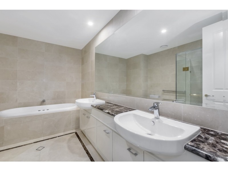 24/42-44 Brighton Parade, Southport QLD 4215