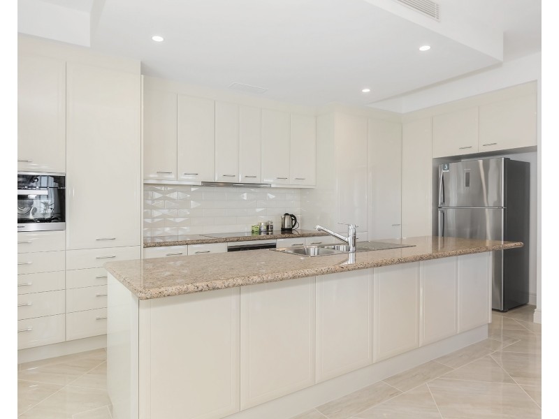 25/42-44 Brighton Parade, Southport QLD 4215