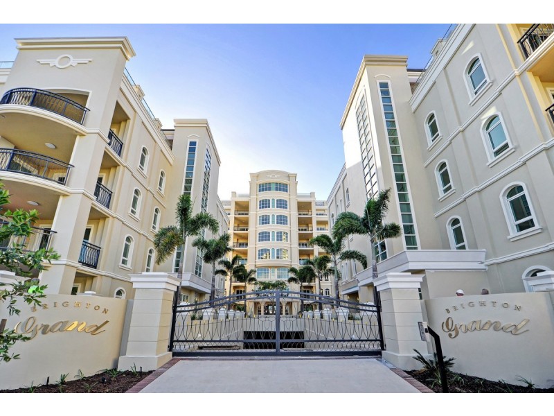 19/42-44 brighton parade, Southport QLD 4215