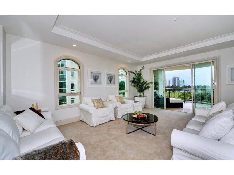 19/42-44 brighton parade, Southport QLD 4215