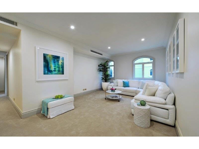 19/42-44 brighton parade, Southport QLD 4215