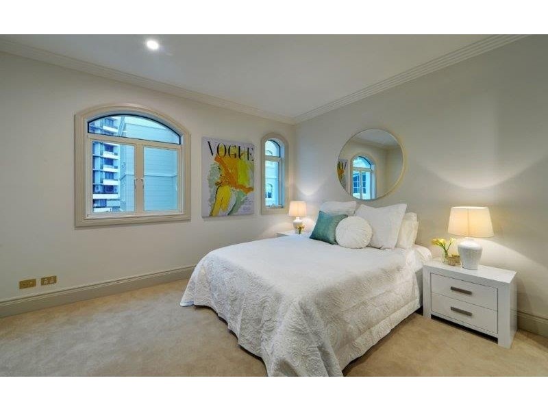 19/42-44 brighton parade, Southport QLD 4215