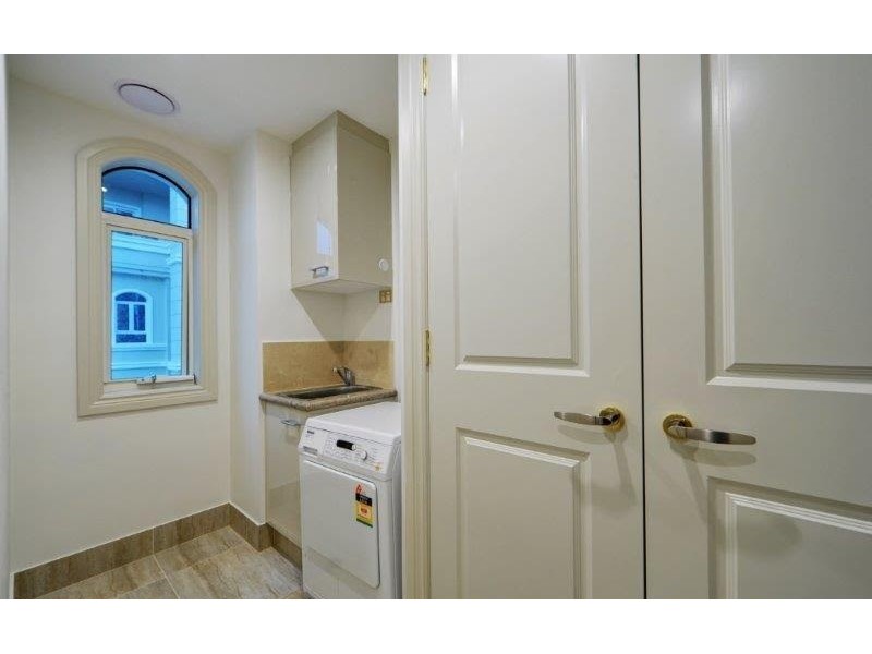 19/42-44 brighton parade, Southport QLD 4215