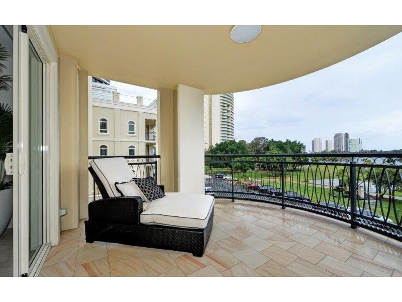 19/42-44 brighton parade, Southport QLD 4215