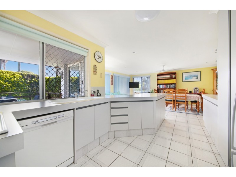 18 Hindmarsh Court, Robina QLD 4226