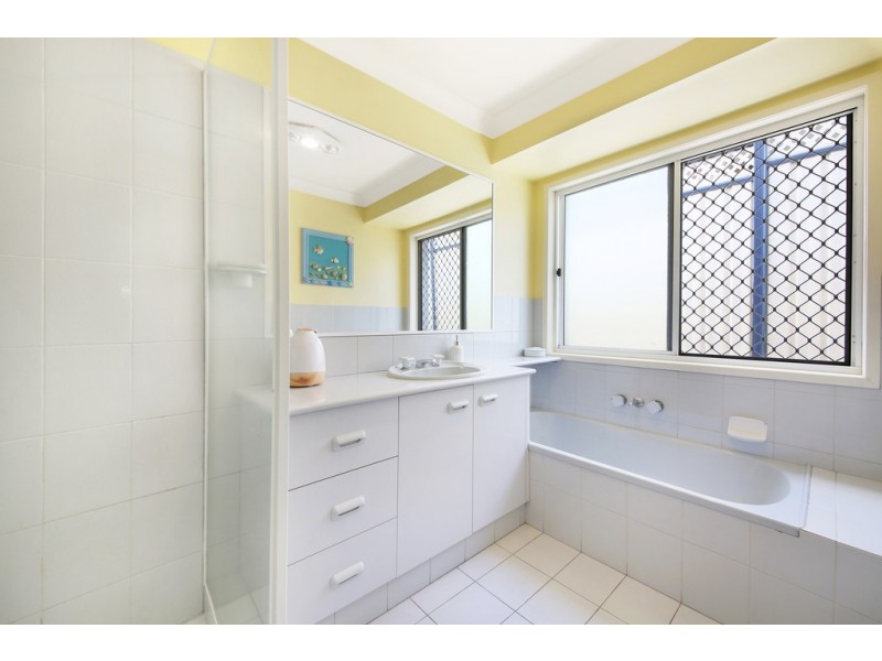 18 Hindmarsh Court, Robina QLD 4226