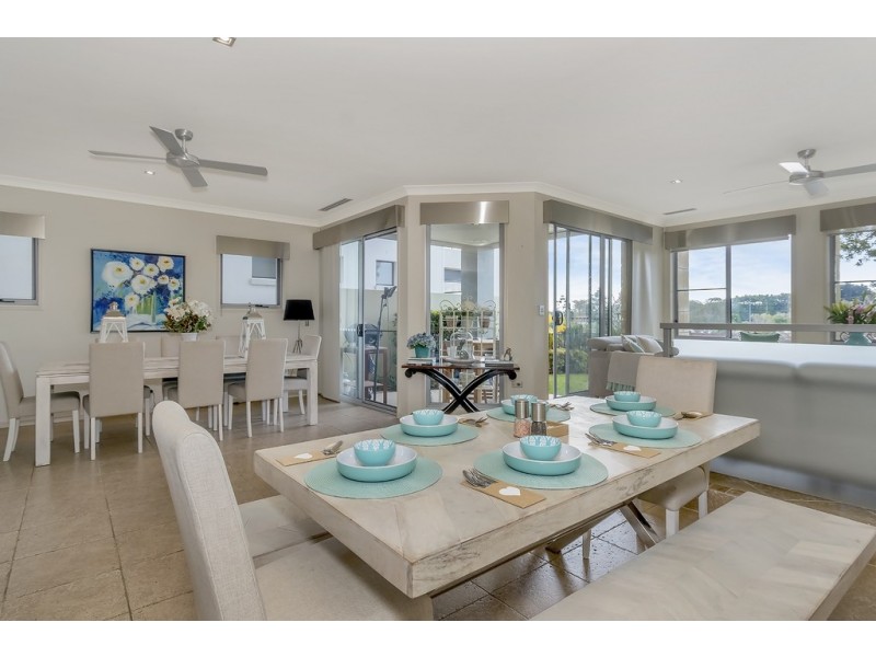 3003 The Boulevard, Carrara QLD 4211